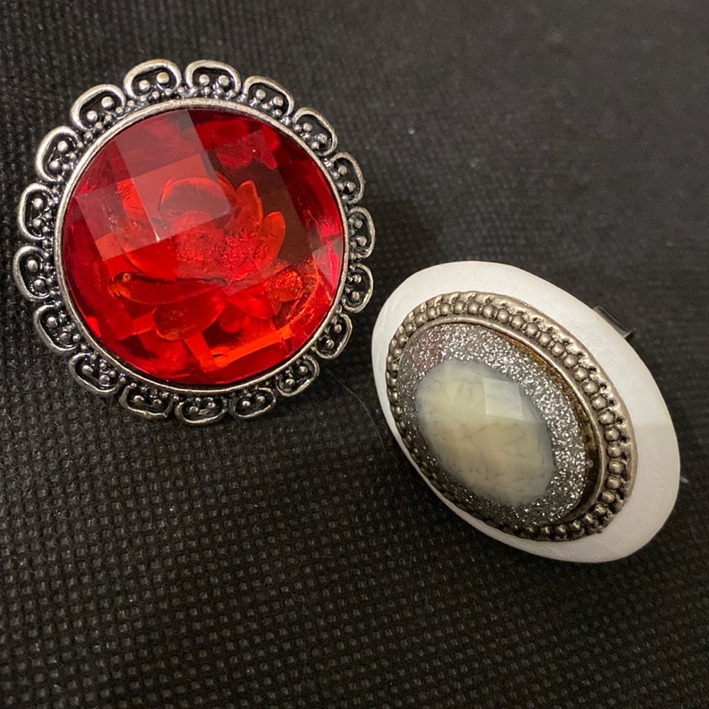 Vintage Ruby red Acrylic & blue sparkles expandable rings- set of 2